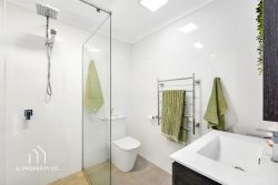 87 Trafalgar Ave, Woy Woy NSW 2256, Australia