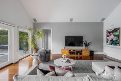 20 Valley View Rd, Glen Iris VIC 3146, Australia