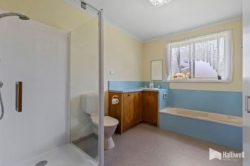 6 Vine St, Hawley Beach TAS 7307, Australia