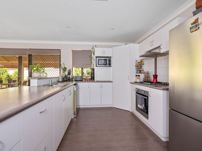 19 Yilkarri Parade, Karlkurla WA 6430, Australia