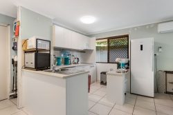 2/17 Somerfield St, Redbank Plains QLD 4301, Australia
