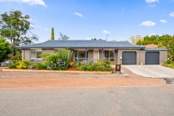 10A Hansen Cct, Isaacs ACT 2607, Australia