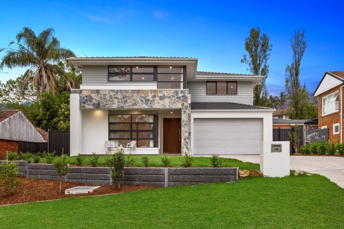 18 Alkoomie Ave, Forestville NSW 2087, Australia