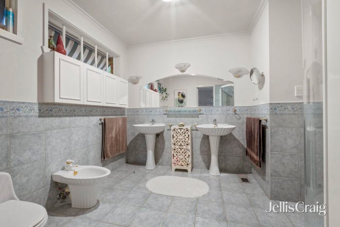 8 Aruma Ct, Burwood East VIC 3151, Australia