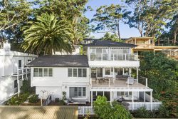 57 Arden Ave, Avoca Beach NSW 2251, Australia