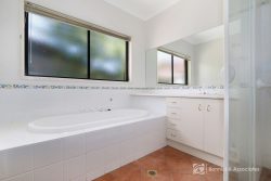 41 Barton St, West Wodonga VIC 3690, Australia