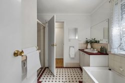 5 Burchmore Ct, Blair Athol SA 5084, Australia