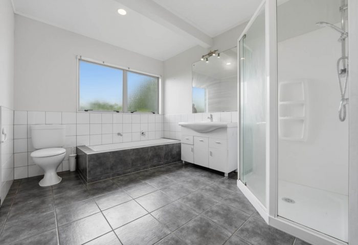 158 Cascades Road, Pakuranga Heights, Manukau City, Auckland, 2010, New Zealand