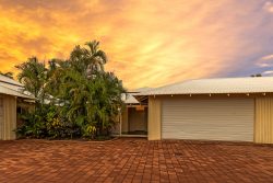 Villa 10/11 Challenor Dr, Cable Beach WA 6726, Australia