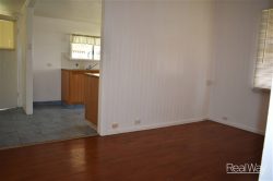 44 Frederick St, Newtown QLD 4305, Australia