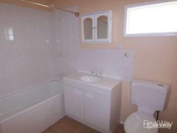 44 Frederick St, Newtown QLD 4305, Australia