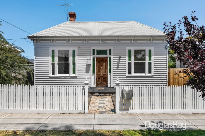 13 Fraser St Sunshine VIC 3020, Australia