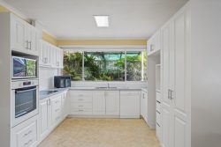 361 Gray St, Hamilton VIC 3300, Australia