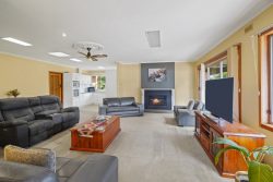 361 Gray St, Hamilton VIC 3300, Australia