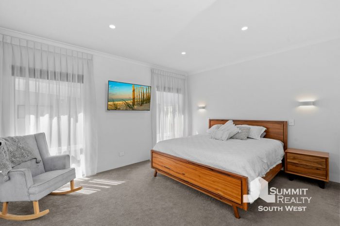 16 Hatfield Way, Millbridge WA 6232, Australia