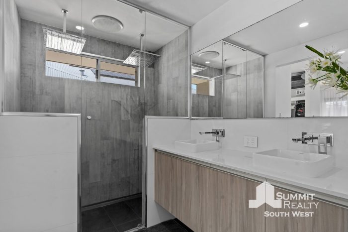 16 Hatfield Way, Millbridge WA 6232, Australia
