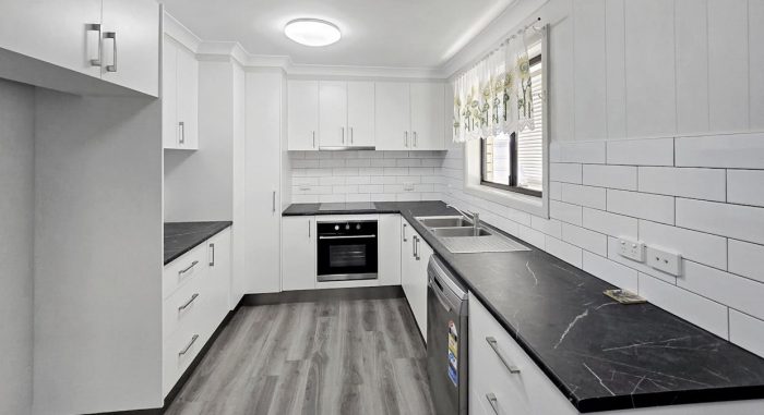 10 Lawson St, Parkes NSW 2870, Australia
