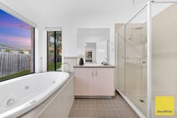 39 Leda Dr, Tarneit VIC 3029, Australia