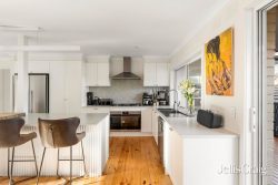 12 Lowan Ave, Yallambie VIC 3085, Australia