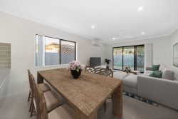 17 Ribbonwood St, Ripley QLD 4306, Australia