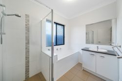 17 Ribbonwood St, Ripley QLD 4306, Australia