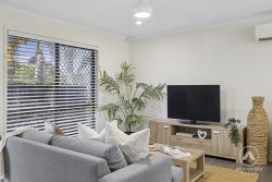 19 Myall St, Crestmead QLD 4132, Australia