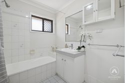 19 Myall St, Crestmead QLD 4132, Australia