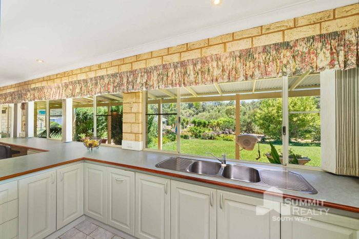64 Nash Pl, Donnybrook WA 6239, Australia