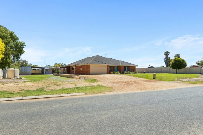 33 Brockholes St, Bullsbrook WA 6084, Australia