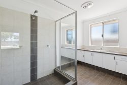 33 Brockholes St, Bullsbrook WA 6084, Australia