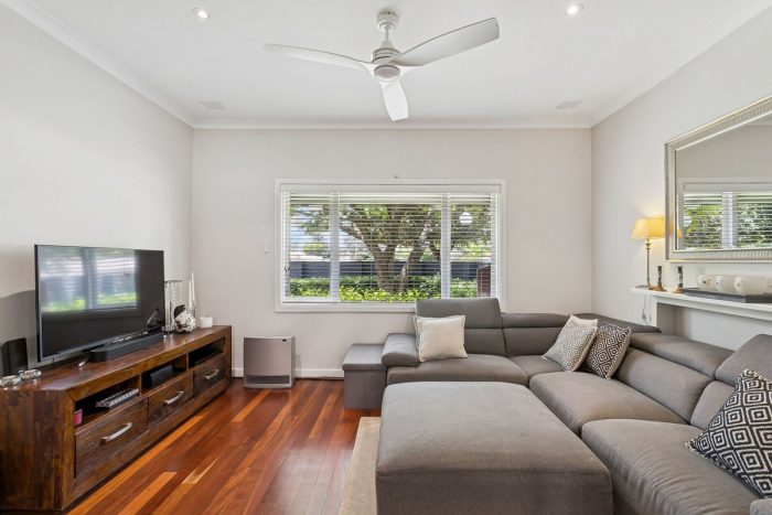 377A Light St, Dianella WA 6059, Australia