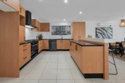 16 Patonga St, Ashmore QLD 4214, Australia