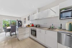 11/71A Spencer Road, Albany, North Shore City, Auckland, 0632, New Zealand