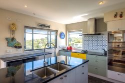 14 Tawa Street, Oneroa, Waiheke Island, Auckland, 1081, New Zealand