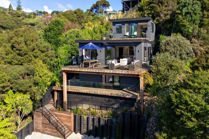 12 Victoria Road North, Onetangi, Waiheke Island, Auckland, 1081, New Zealand