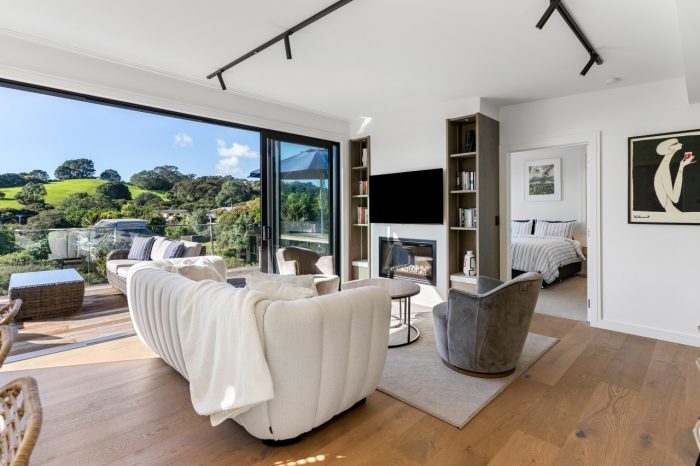 12 Victoria Road North, Onetangi, Waiheke Island, Auckland, 1081, New Zealand