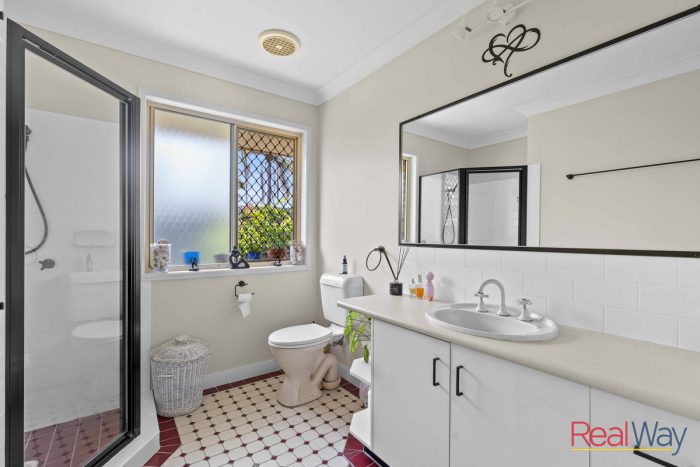 32 Thornbill Dr, Eli Waters QLD 4655, Australia