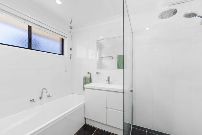 15 Adrian Cl, Bateau Bay NSW 2261, Australia
