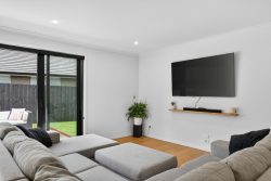 4 Porokaiwhiri Avenue, Helensville, Rodney, Auckland, 0800, New Zealand