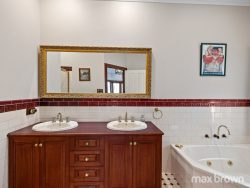 10 Taruna Rise, Montrose VIC 3765, Australia