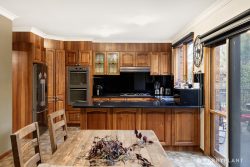 18 Vicarage Way, Watsonia North VIC 3087, Australia