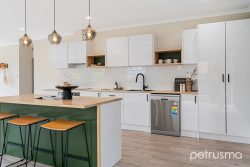 8 Weemala Ct, Mount Nelson TAS 7007, Australia