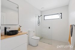 8 Weemala Ct, Mount Nelson TAS 7007, Australia