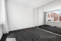 Unit 208/166 Wellington Parade East Melbourne VIC 3002, Australia