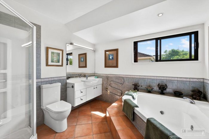 12A Saltburn Road, Milford, North Shore City, Auckland, 0620, New Zealand