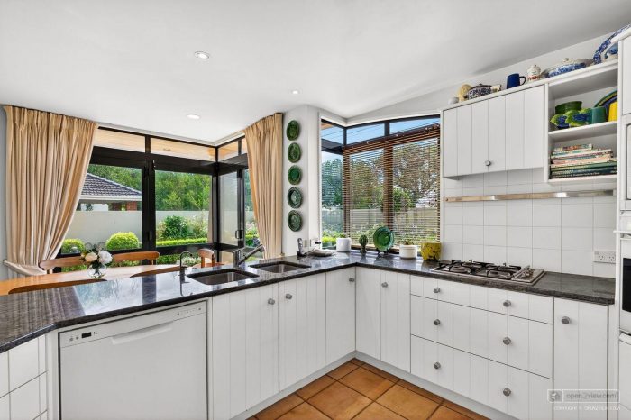 12A Saltburn Road, Milford, North Shore City, Auckland, 0620, New Zealand
