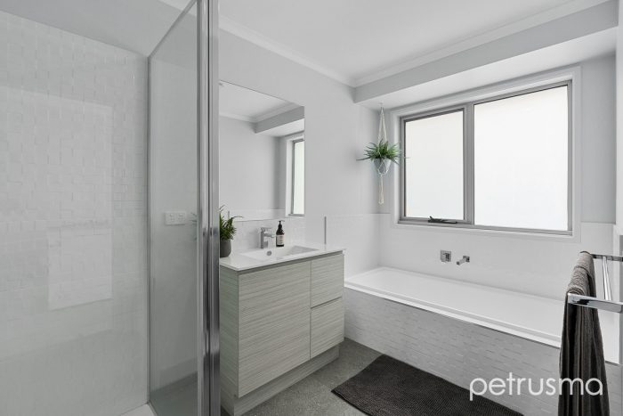 21 Abruzzi Cct, Orielton TAS 7172, Australia