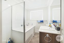 1 & 2/194 Warrah Drive, Tamworth NSW 2340, Australia