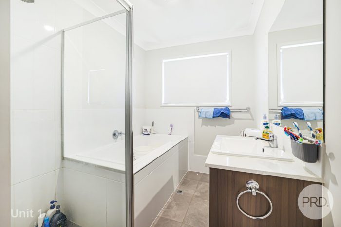 1 & 2/194 Warrah Drive, Tamworth NSW 2340, Australia