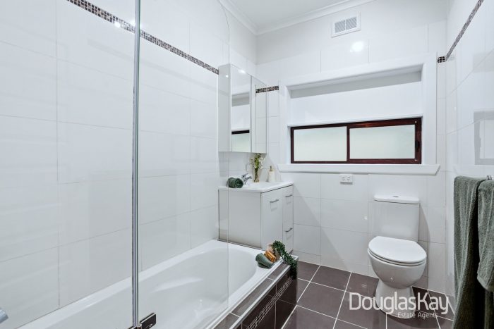 35 Arnold St, Sunshine West VIC 3020, Australia